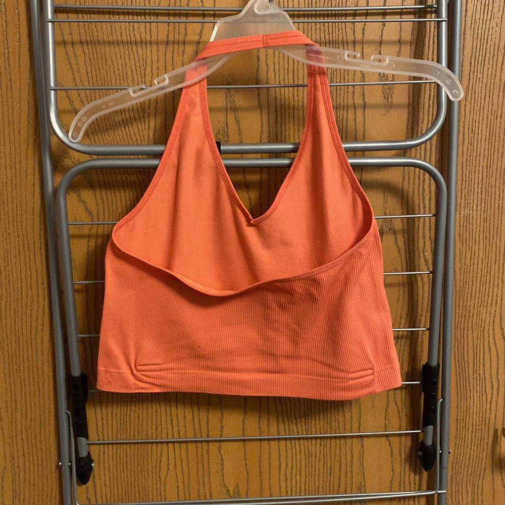 Crop top - Picture 2 of 3